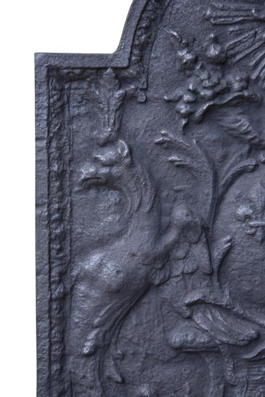 Plaque de cheminée moderne aux Armes de France et au Roi-Soleil Plaque de cheminée moderne aux Armes de France et au Roi-Soleil-2