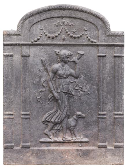 Plaque de cheminée moderne figurant Diane chasseresse Plaque de cheminée moderne figurant Diane chasseresse-0