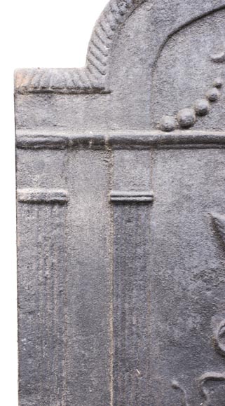 Plaque de cheminée moderne figurant Diane chasseresse Plaque de cheminée moderne figurant Diane chasseresse-5