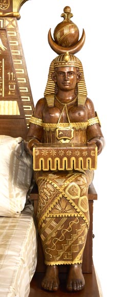 Louis MALARD, Chambre à coucher unique de style « rhamsésien » en noyer rehaussé de feuilles d’or, Exposition Universelle de 1889  Louis MALARD, Chambre à coucher unique de style « rhamsésien » en noyer rehaussé de feuilles d’or, Exposition Universelle de 1889-11