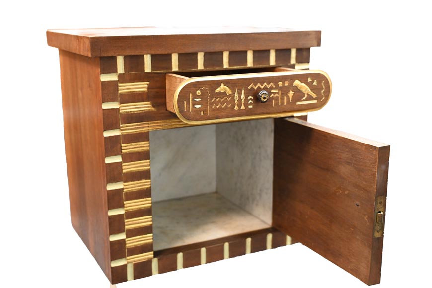 Louis MALARD, Chambre à coucher unique de style « rhamsésien » en noyer rehaussé de feuilles d’or, Exposition Universelle de 1889  Louis MALARD, Chambre à coucher unique de style « rhamsésien » en noyer rehaussé de feuilles d’or, Exposition Universelle de 1889-13