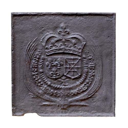 Plaque de cheminée du XVIIIe aux Armes de France et de Navarre