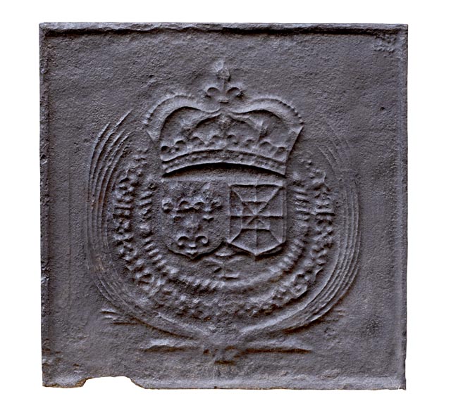Plaque de cheminée du XVIIIe aux Armes de France et de Navarre Plaque de cheminée du XVIIIe aux Armes de France et de Navarre-0