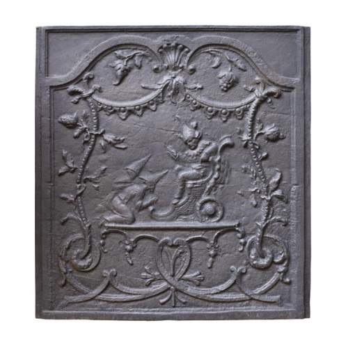 Plaque de cheminée moderne à décor chinoisant illustrée par