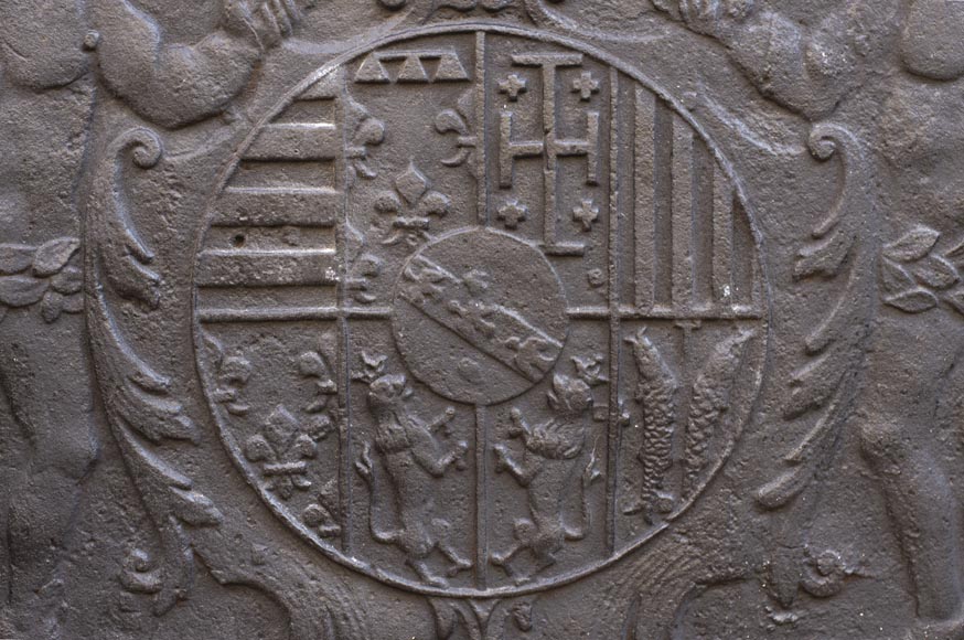 Plaque de cheminée du XVIIIe siècle, aux armoiries de Léopold Ier Duc de Lorraine  Plaque de cheminée du XVIIIe siècle, aux armoiries de Léopold Ier Duc de Lorraine -1