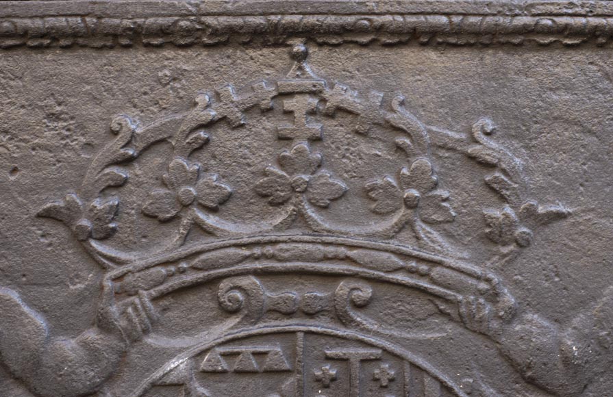 Plaque de cheminée du XVIIIe siècle, aux armoiries de Léopold Ier Duc de Lorraine  Plaque de cheminée du XVIIIe siècle, aux armoiries de Léopold Ier Duc de Lorraine -3