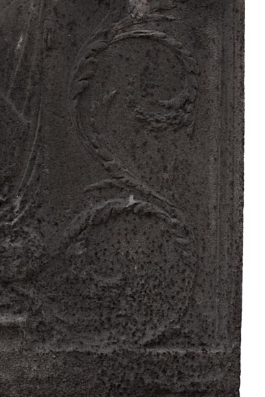 Plaque de cheminée ancienne de style Empire au trophée militaire Plaque de cheminée ancienne de style Empire au trophée militaire-6