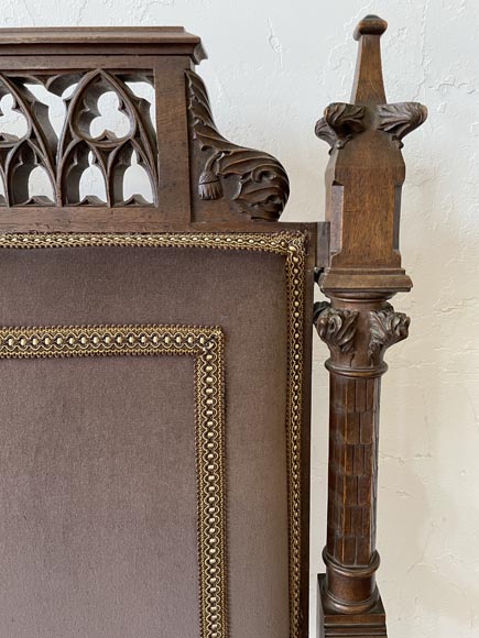 Paire de fauteuils Néo-Gothiques en noyer, XIXe siècle Paire de fauteuils Néo-Gothiques en noyer, XIXe siècle-4