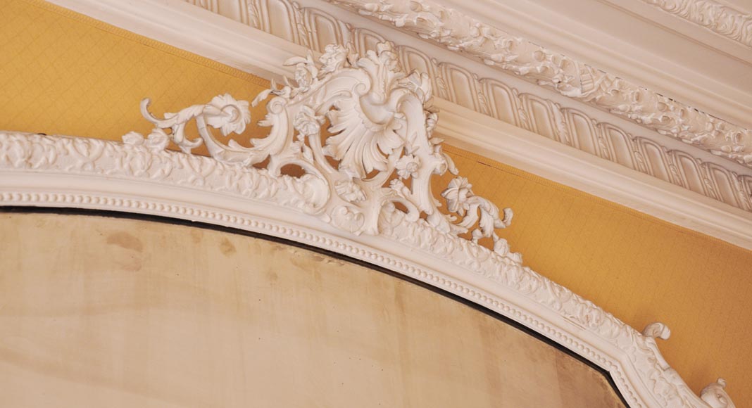 Trumeau ancien de style Régence au fronton ajouré orné d'une large coquille Trumeau ancien de style Régence au fronton ajouré orné d'une large coquille-2