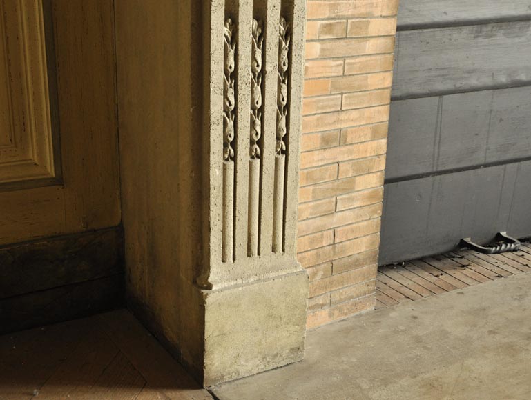 Belle pièce de boiserie de style Louis XVI avec sa cheminée en pierre et une huile sur toile représentant une marine Belle pièce de boiserie de style Louis XVI avec sa cheminée en pierre et une huile sur toile représentant une marine-10