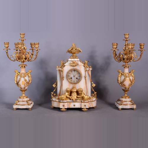 Garniture de cheminée en onyx et en bronze doré Napoléon III, vers 1860