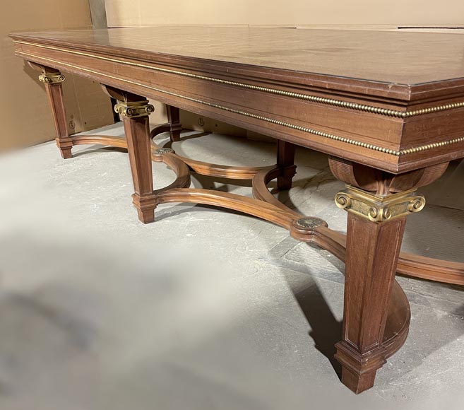 Grande table de style Louis XVI en décor de bronze et placage Grande table de style Louis XVI en décor de bronze et placage-2