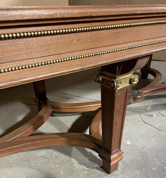 Grande table de style Louis XVI en décor de bronze et placage Grande table de style Louis XVI en décor de bronze et placage-8