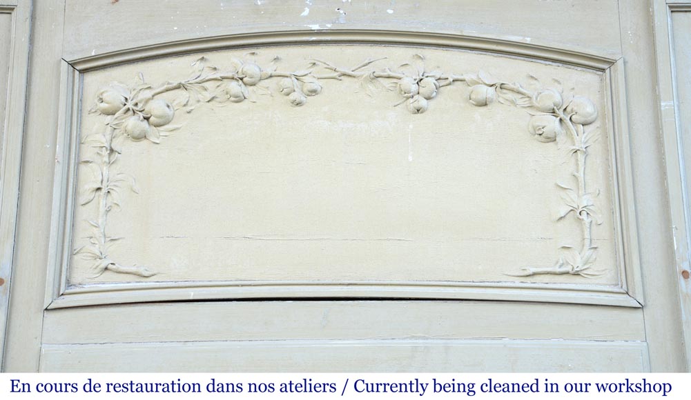 Trumeau ancien décoré de guirlandes de fruits Trumeau ancien décoré de guirlandes de fruits-1