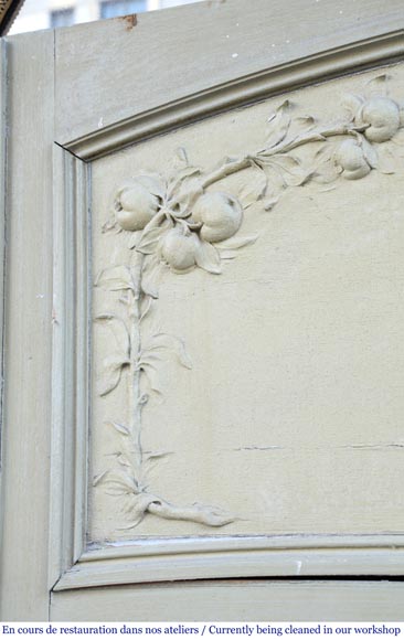 Trumeau ancien décoré de guirlandes de fruits Trumeau ancien décoré de guirlandes de fruits-2