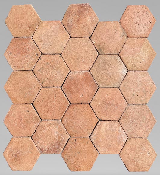 Important lot d'environ 24,5 m² de dalles hexagonales anciennes en terre cuite, XIXe siècle Important lot d'environ 24,5 m² de dalles hexagonales anciennes en terre cuite, XIXe siècle-0