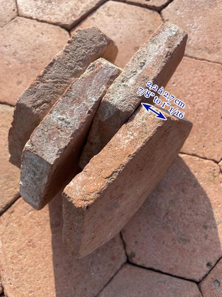 Important lot d'environ 24,5 m² de dalles hexagonales anciennes en terre cuite, XIXe siècle Important lot d'environ 24,5 m² de dalles hexagonales anciennes en terre cuite, XIXe siècle-3