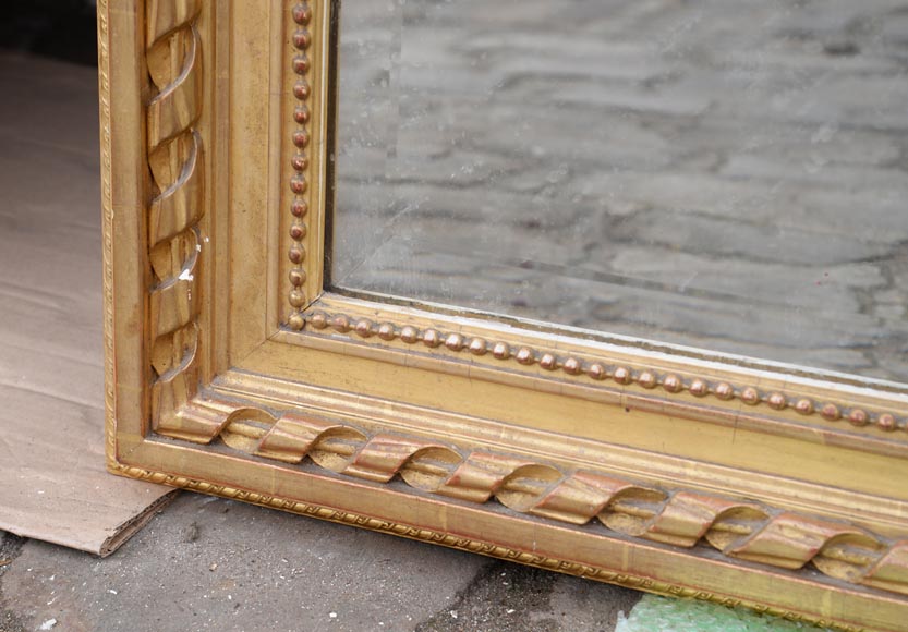 Beau trumeau ancien de style Napoléon III à décor de putti et fleurs en stuc doré Beau trumeau ancien de style Napoléon III à décor de putti et fleurs en stuc doré-7