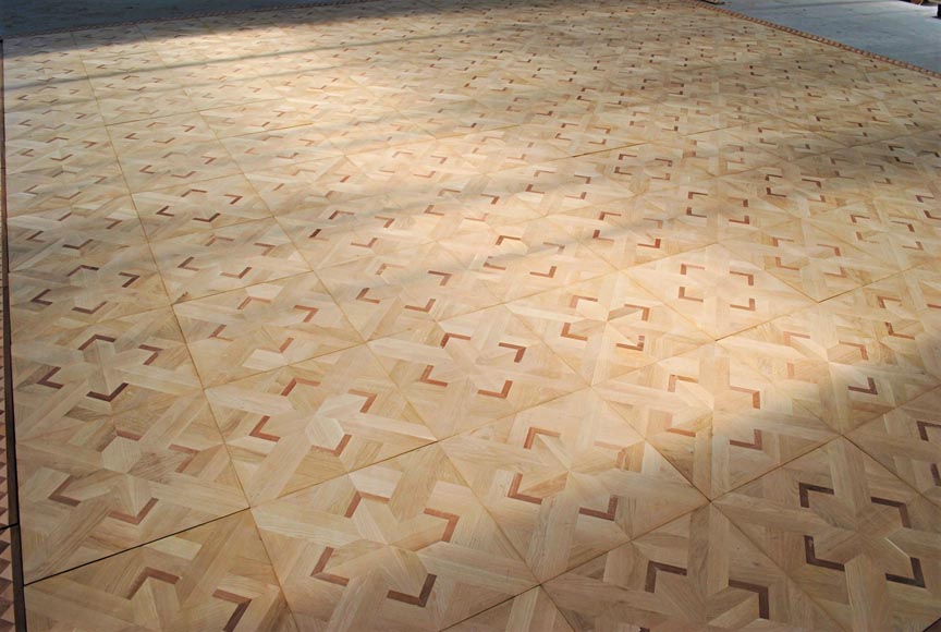 Beau parquet ancien en chêne et acajou d'une surface de 15 m2 Beau parquet ancien en chêne et acajou d'une surface de 15 m2-0