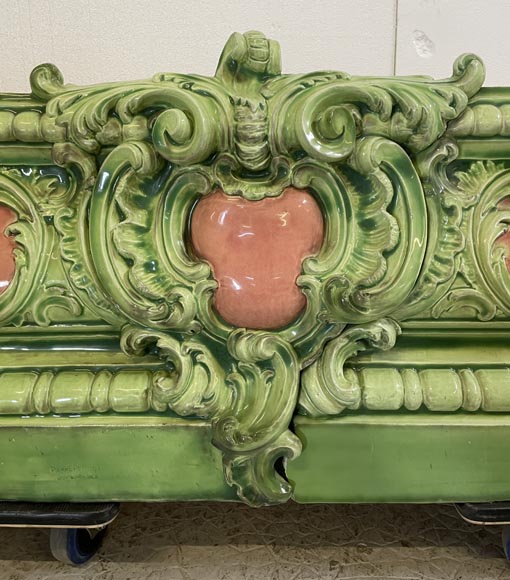 Grande jardinière en faïence rose et verte au décor végétal Grande jardinière en faïence rose et verte au décor végétal-3