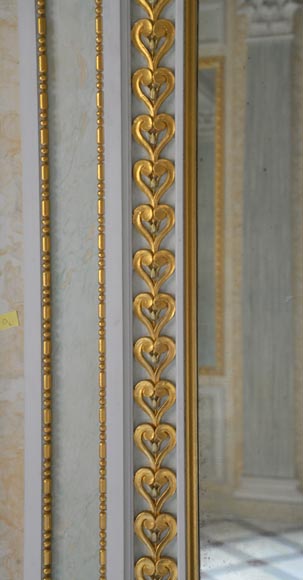 Belle pièce de boiserie de style Louis XVI à décor architecturé inspiré de l’antique, fin du XXe siècle  Belle pièce de boiserie de style Louis XVI à décor architecturé inspiré de l’antique, fin du XXe siècle -6