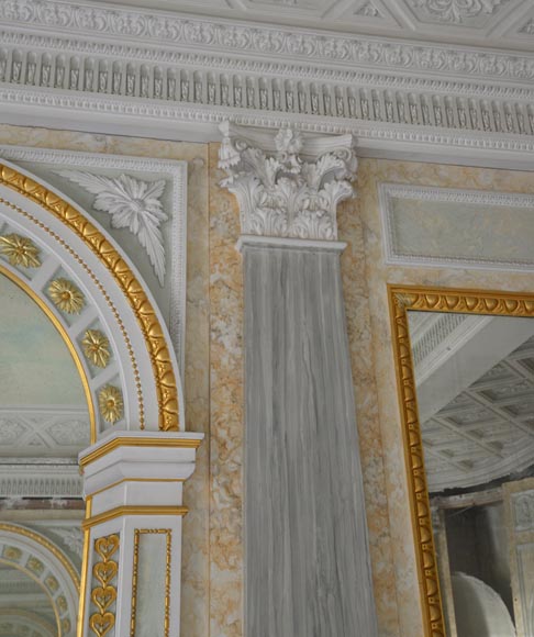 Belle pièce de boiserie de style Louis XVI à décor architecturé inspiré de l’antique, fin du XXe siècle  Belle pièce de boiserie de style Louis XVI à décor architecturé inspiré de l’antique, fin du XXe siècle -8