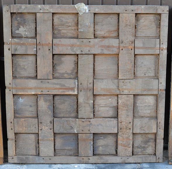 Lot de parquet Versailles et Chantilly, environ 21 mètres carrés,  en chêne du XVIIIe siècle Lot de parquet Versailles et Chantilly, environ 21 mètres carrés,  en chêne du XVIIIe siècle-2