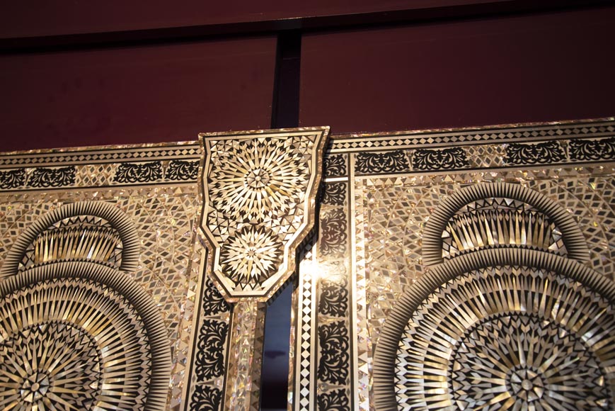 Paire de double-portes coulissantes laquées à décor de nacre Paire de double-portes coulissantes laquées à décor de nacre-7