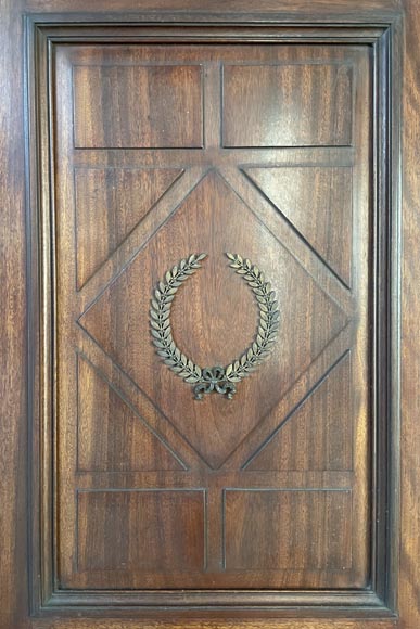 Ensemble de pièces de boiserie et bibliothèque de style Empire en acajou et bronze Ensemble de pièces de boiserie et bibliothèque de style Empire en acajou et bronze-10