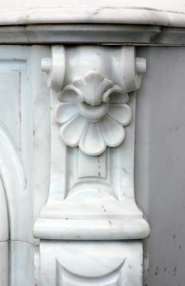 Cheminée Louis XV en marbre blanc Cheminée Louis XV en marbre blanc-2