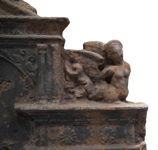 Importante plaque de cheminée manieriste aux armes de Germain du val Importante plaque de cheminée manieriste aux armes de Germain du val-3