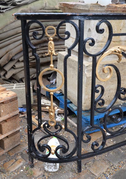 Balcon ancien Napoléon III aux attributs de musique Balcon ancien Napoléon III aux attributs de musique-2