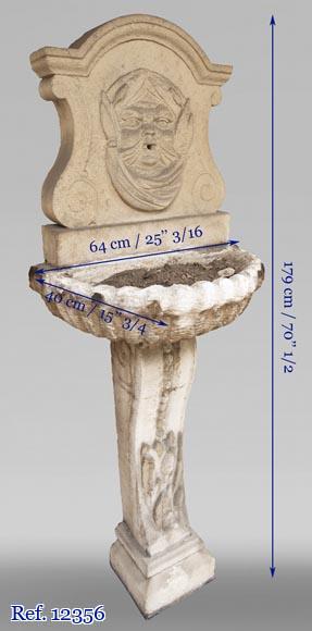 Petite fontaine murale en pierre du XIXe siècle Petite fontaine murale en pierre du XIXe siècle-5