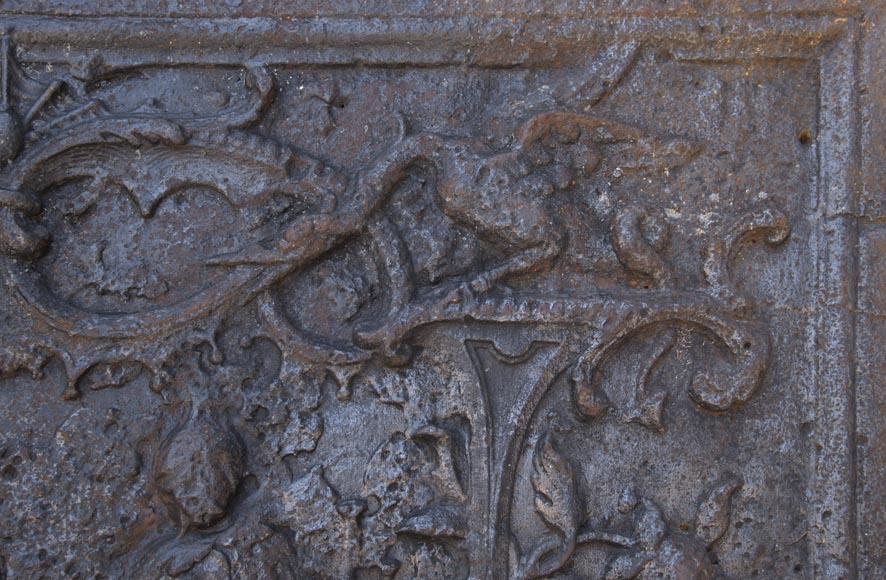 Plaque de cheminée du XVIIIe siècle à décor d'une chinoiserie Plaque de cheminée du XVIIIe siècle à décor d'une chinoiserie-6