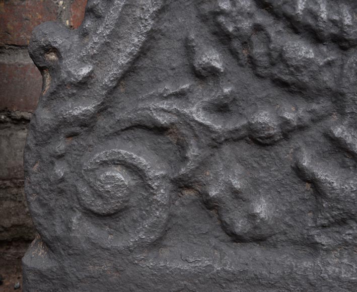 Plaque de cheminée d’époque Louis XV aux armes de France Plaque de cheminée d’époque Louis XV aux armes de France-4