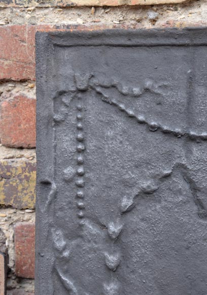 Plaque de cheminée ancienne à décor de soldat en armure, XIXe siècle Plaque de cheminée ancienne à décor de soldat en armure, XIXe siècle-3