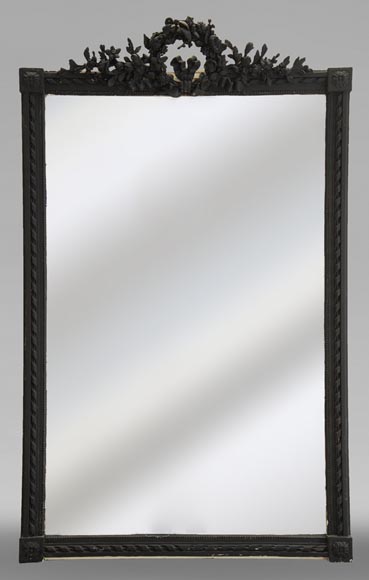 Trumeau de style Louis XVI sculpté d'une belle couronne de fleurs Trumeau de style Louis XVI sculpté d'une belle couronne de fleurs-0