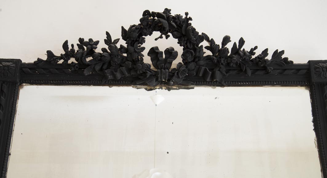 Trumeau de style Louis XVI sculpté d'une belle couronne de fleurs Trumeau de style Louis XVI sculpté d'une belle couronne de fleurs-1