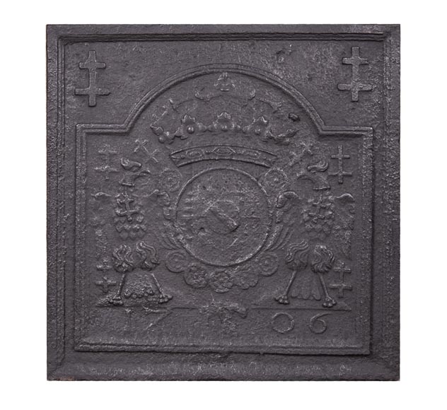 Plaque de cheminée en frontaux armes de Lorraine, datée 1706 Plaque de cheminée en frontaux armes de Lorraine, datée 1706-0