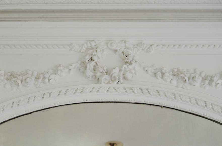 Trumeau ancien de style Louis XVI décoré d'une couronne de fleurs Trumeau ancien de style Louis XVI décoré d'une couronne de fleurs-1