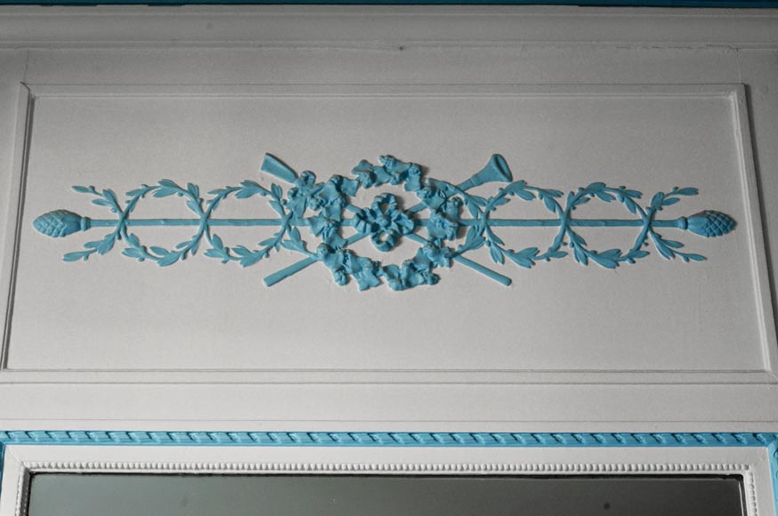 Trumeau ancien de style Louis XVI peint à décor d'une couronne de fleurs Trumeau ancien de style Louis XVI peint à décor d'une couronne de fleurs-1