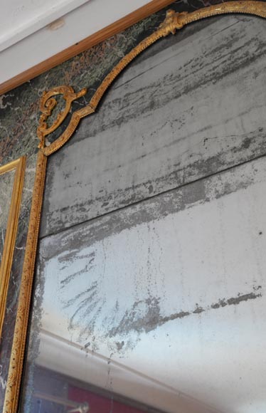 Trumeau de style Régence en bois doré et trompe l’oeil marbre de Campan, début du XIXe siècle Trumeau de style Régence en bois doré et trompe l’oeil marbre de Campan, début du XIXe siècle-6