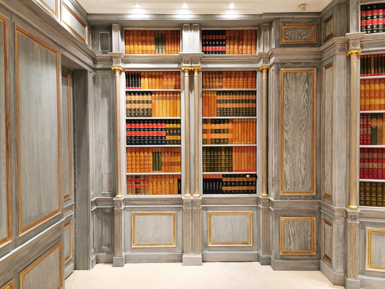 Pièce de boiserie à décor de bibliothèque en trompe l’oeil, fin du XXe siècle Pièce de boiserie à décor de bibliothèque en trompe l’oeil, fin du XXe siècle-2