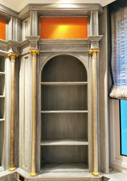 Pièce de boiserie à décor de bibliothèque en trompe l’oeil, fin du XXe siècle Pièce de boiserie à décor de bibliothèque en trompe l’oeil, fin du XXe siècle-9