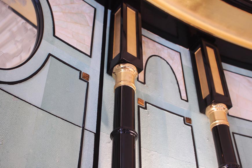 Emilio Terry (1890 -1869) (dans le goût de), Pièce ronde aux murs ornés de papier peint imitant le galuchat, fin du XXe siècle Emilio Terry (1890 -1869) (dans le goût de), Pièce ronde aux murs ornés de papier peint imitant le galuchat, fin du XXe siècle-7