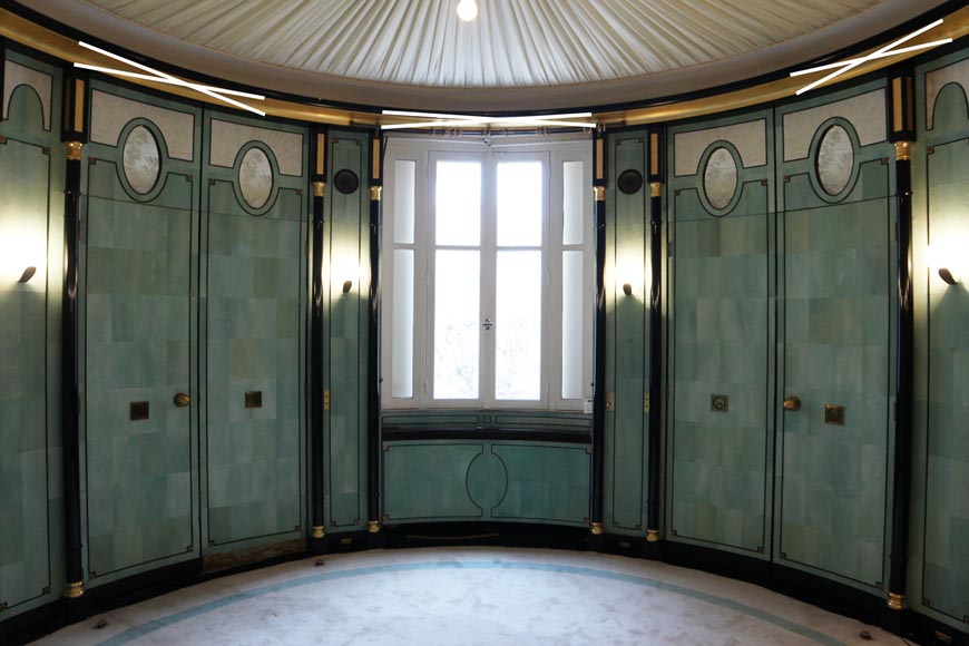 Emilio Terry (1890 -1869) (dans le goût de), Pièce ronde aux murs ornés de papier peint imitant le galuchat, fin du XXe siècle Emilio Terry (1890 -1869) (dans le goût de), Pièce ronde aux murs ornés de papier peint imitant le galuchat, fin du XXe siècle-9