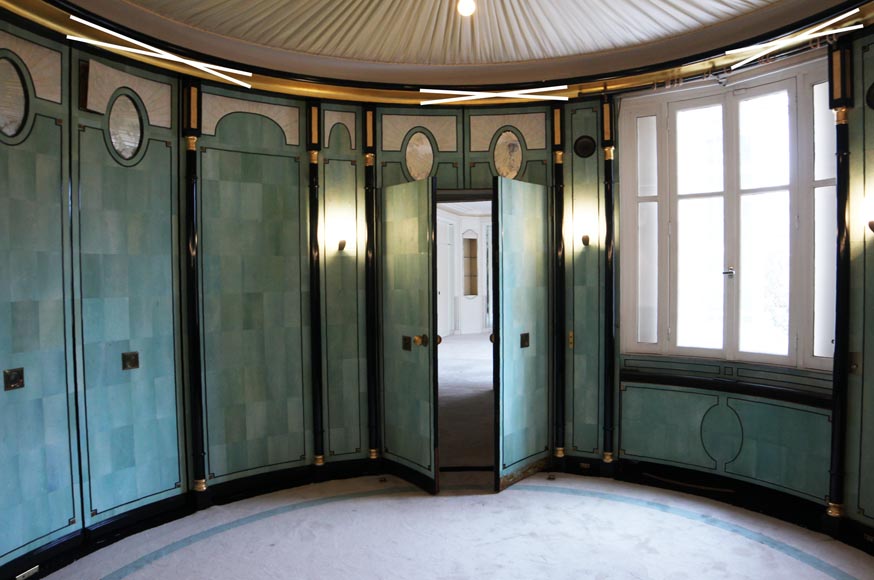 Emilio Terry (1890 -1869) (dans le goût de), Pièce ronde aux murs ornés de papier peint imitant le galuchat, fin du XXe siècle Emilio Terry (1890 -1869) (dans le goût de), Pièce ronde aux murs ornés de papier peint imitant le galuchat, fin du XXe siècle-12