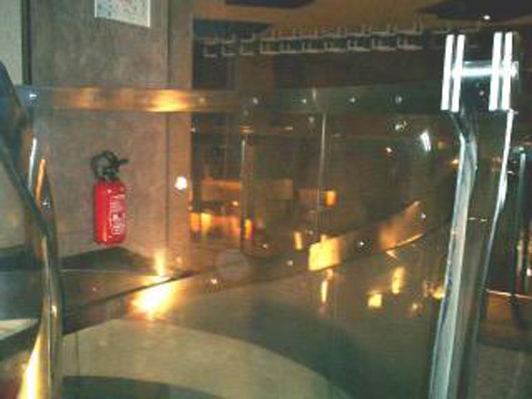 Escalier en inox en colimaçon, vers 1970 Escalier en inox en colimaçon, vers 1970-2