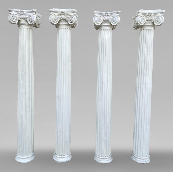 Quatre colonnes de style ionique en plâtre Quatre colonnes de style ionique en plâtre-0