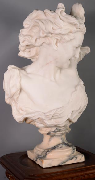 Guglielmo PUGI (1850 - 1915), Buste en marbre blanc de Carrare « Le Génie de la danse » d'après la sculpture de Jean-Baptiste CARPEAUX, vers 1900 Guglielmo PUGI (1850 - 1915), Buste en marbre blanc de Carrare « Le Génie de la danse » d'après la sculpture de Jean-Baptiste CARPEAUX, vers 1900-3